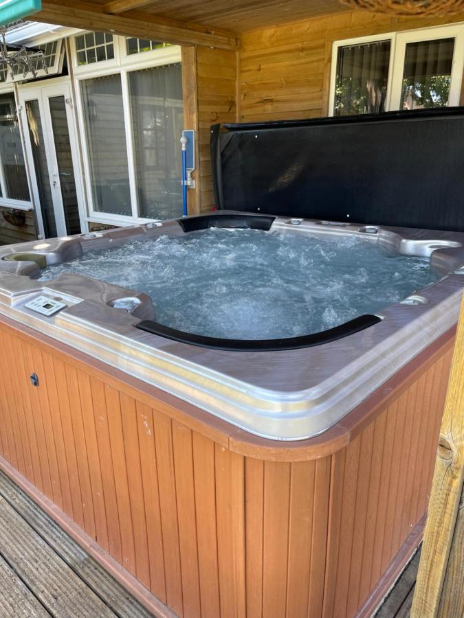 Cosy Cabin By The Seaside With Hot Tub Apartment Birchington-on-Sea Exterior photo